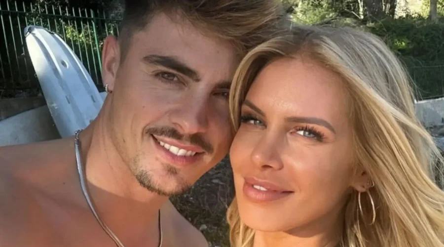 Adixia et Simon enceinte