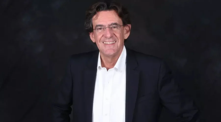 Luc Ferry Origine Parents
