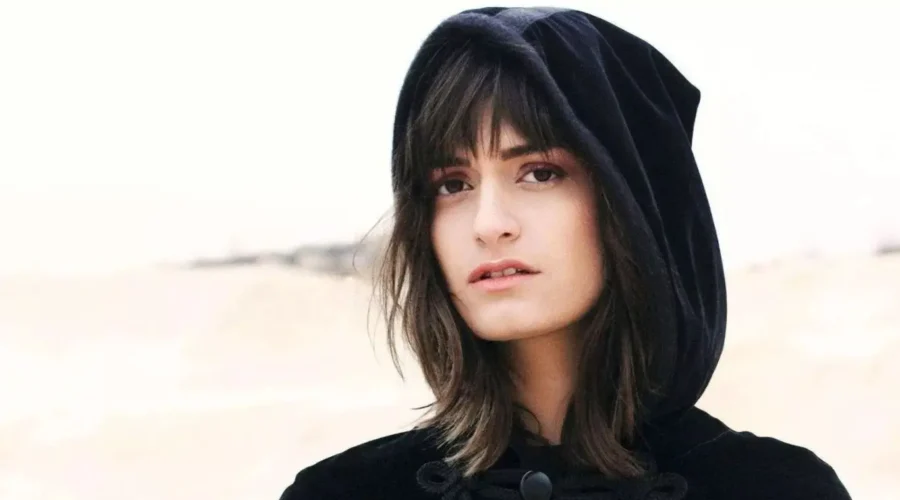Taille Clara Luciani